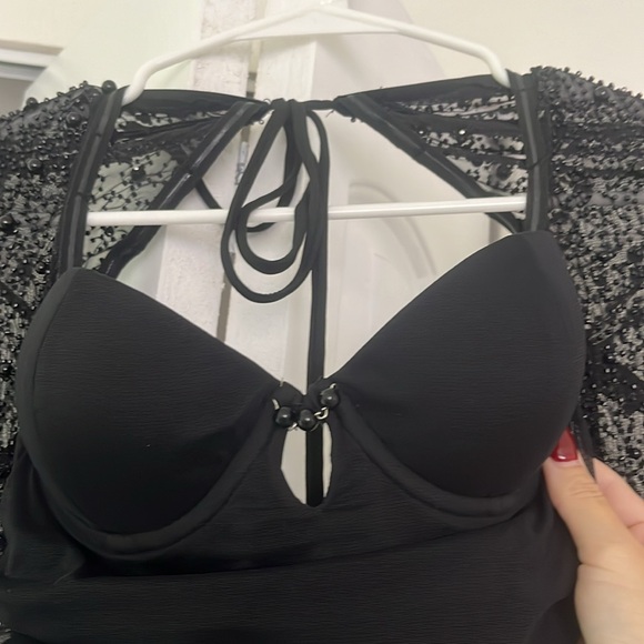 Oh Polly black dress. With mesh beaded sleeves. - Picture 3 of 4